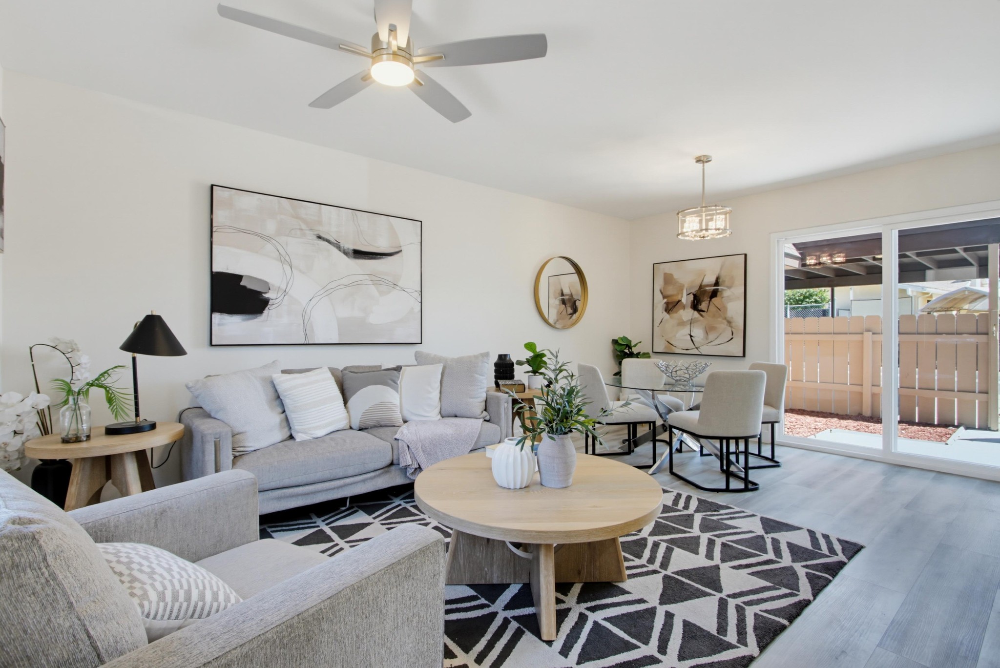 Virtual tour photo 9 of 35 for 2121 E Grand Ave