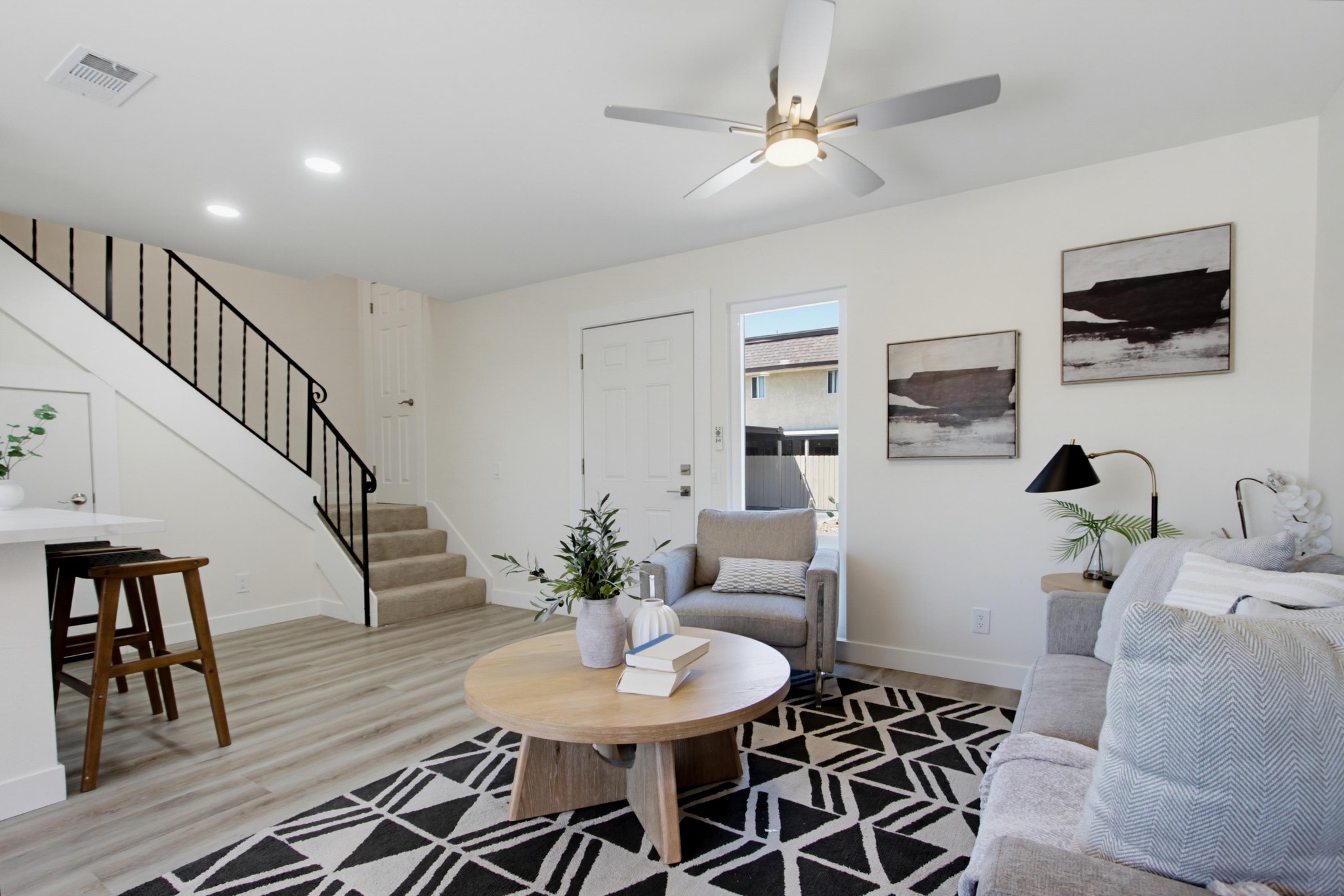 Virtual tour photo 11 of 35 for 2121 E Grand Ave