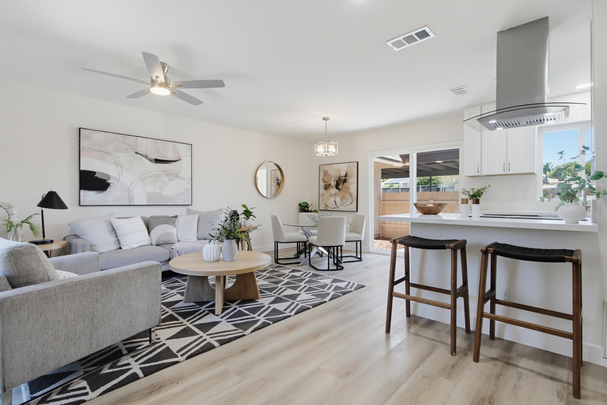 Virtual tour photo 12 of 35 for 2121 E Grand Ave