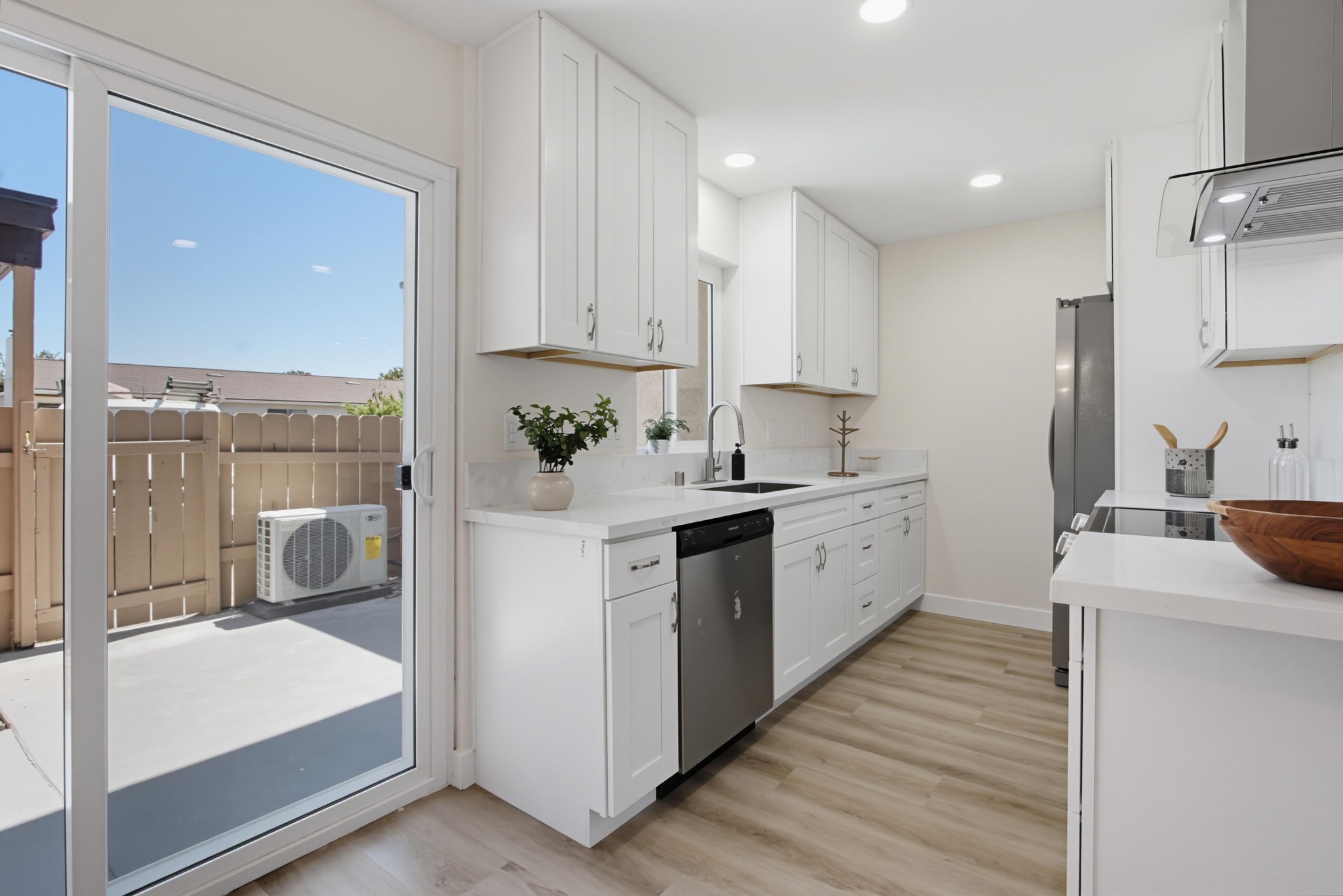 Virtual tour photo 16 of 35 for 2121 E Grand Ave