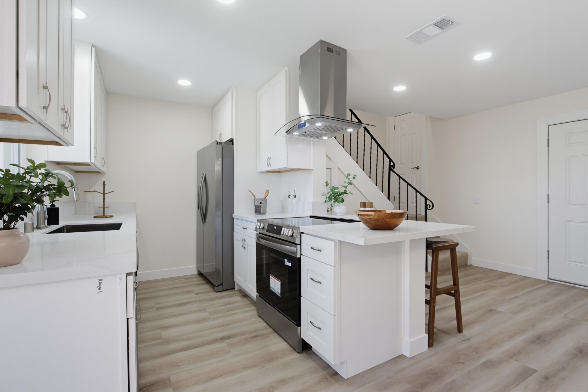 Virtual tour photo 17 of 35 for 2121 E Grand Ave