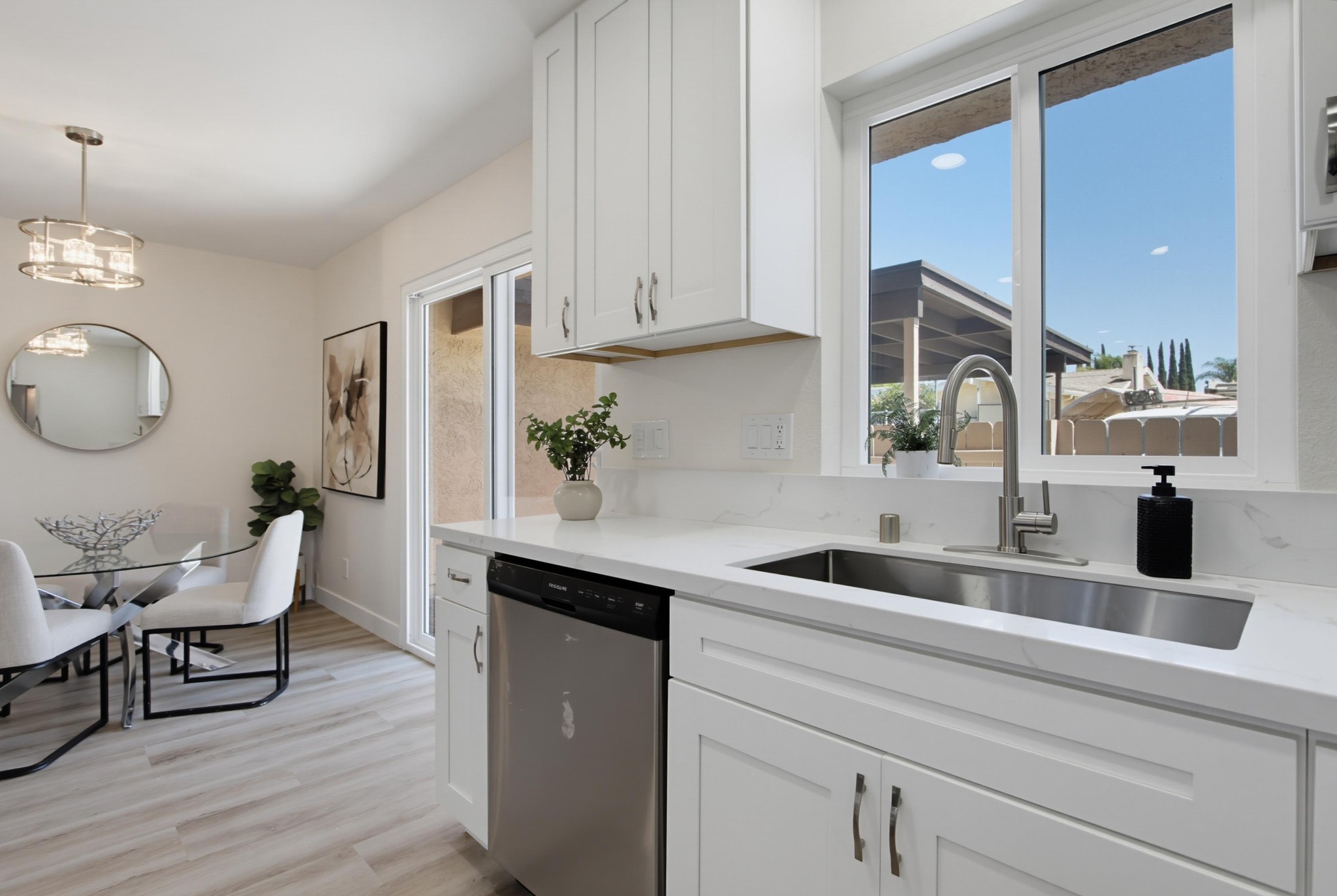 Virtual tour photo 20 of 35 for 2121 E Grand Ave