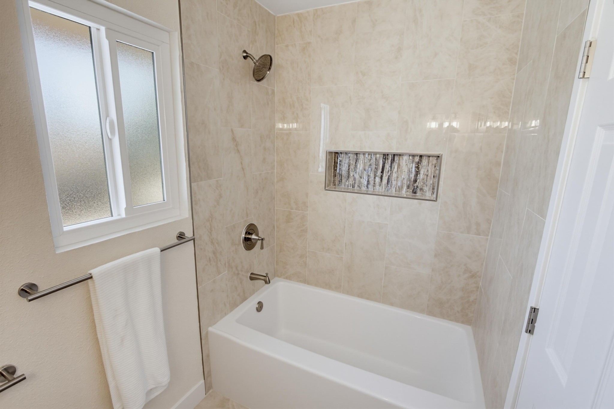 Virtual tour photo 23 of 35 for 2121 E Grand Ave