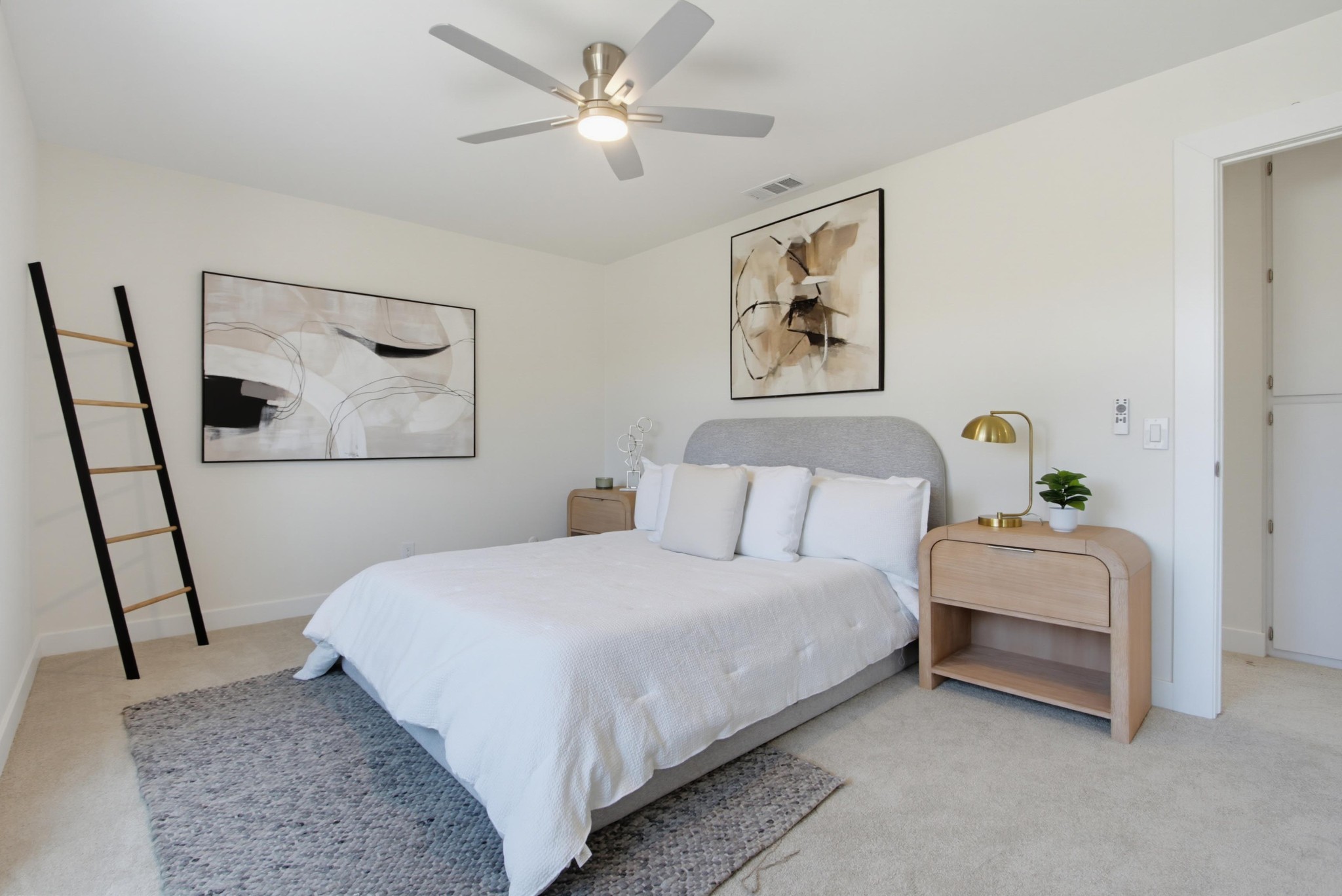 Virtual tour photo 25 of 35 for 2121 E Grand Ave