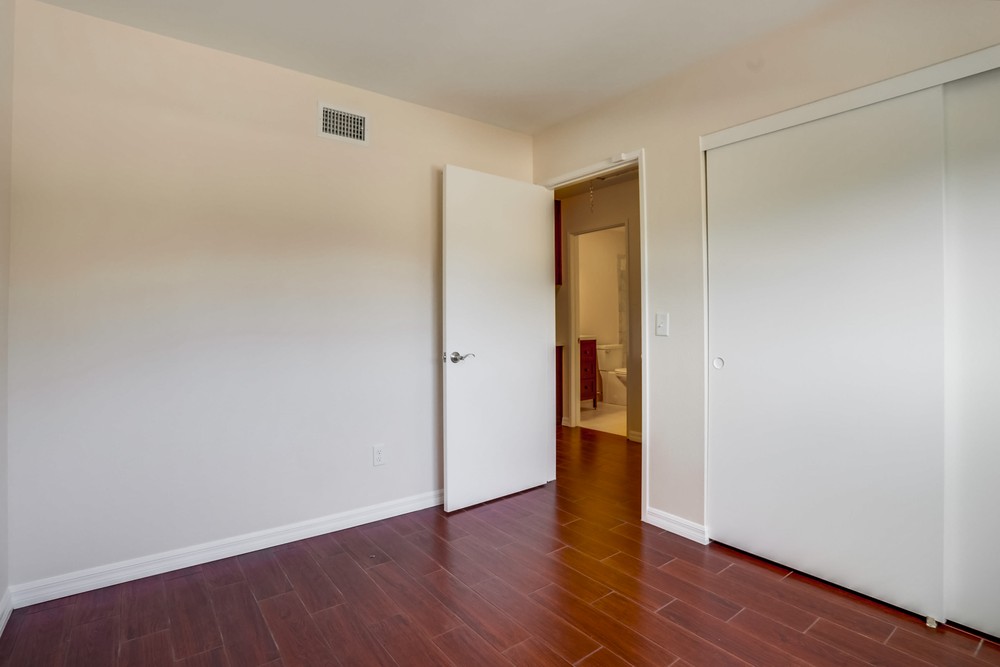 Virtual tour photo 34 of 41 for 2123 Haller St