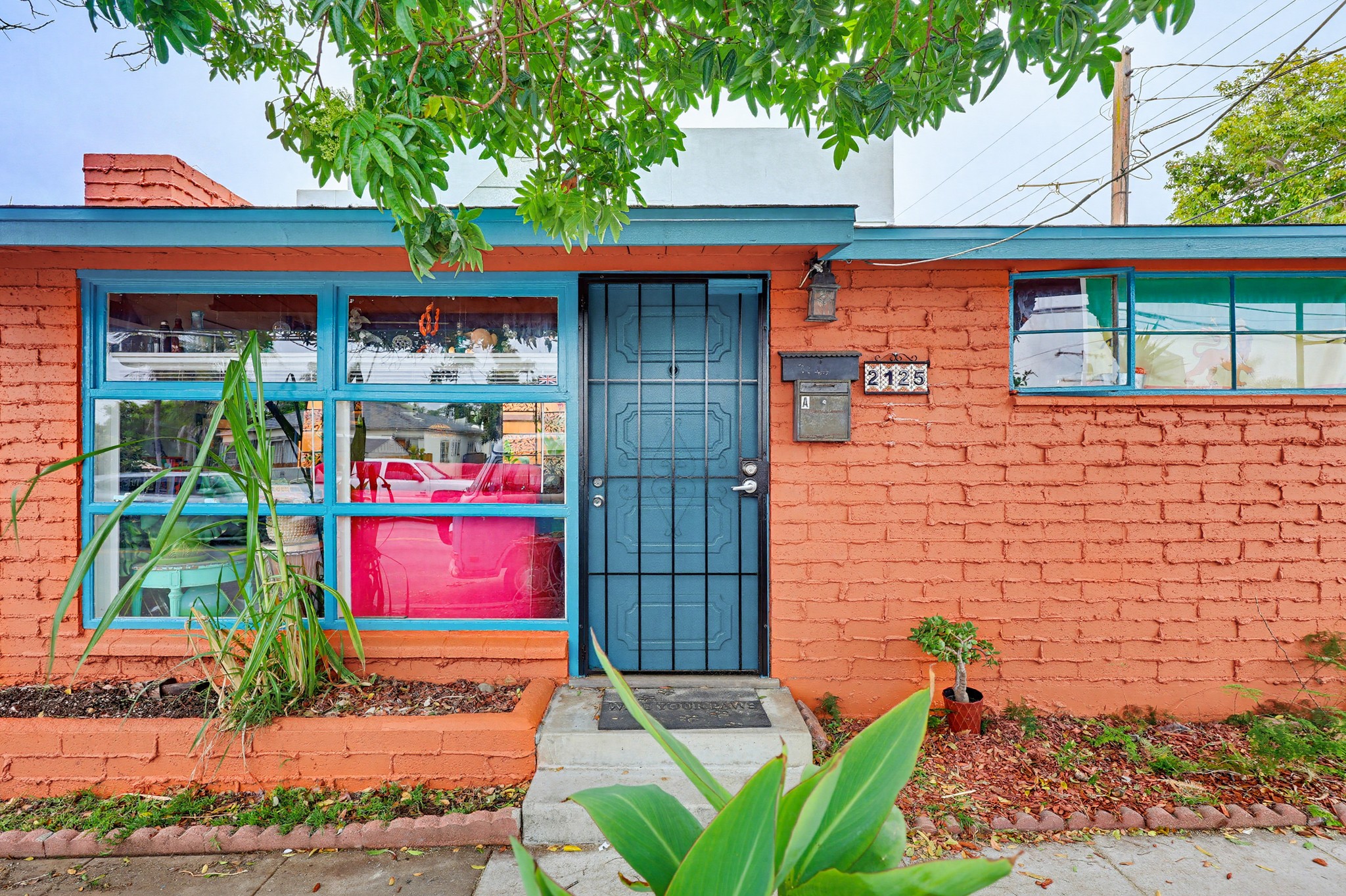 Virtual tour photo 3 of 66 for 2125-27 Ebers St