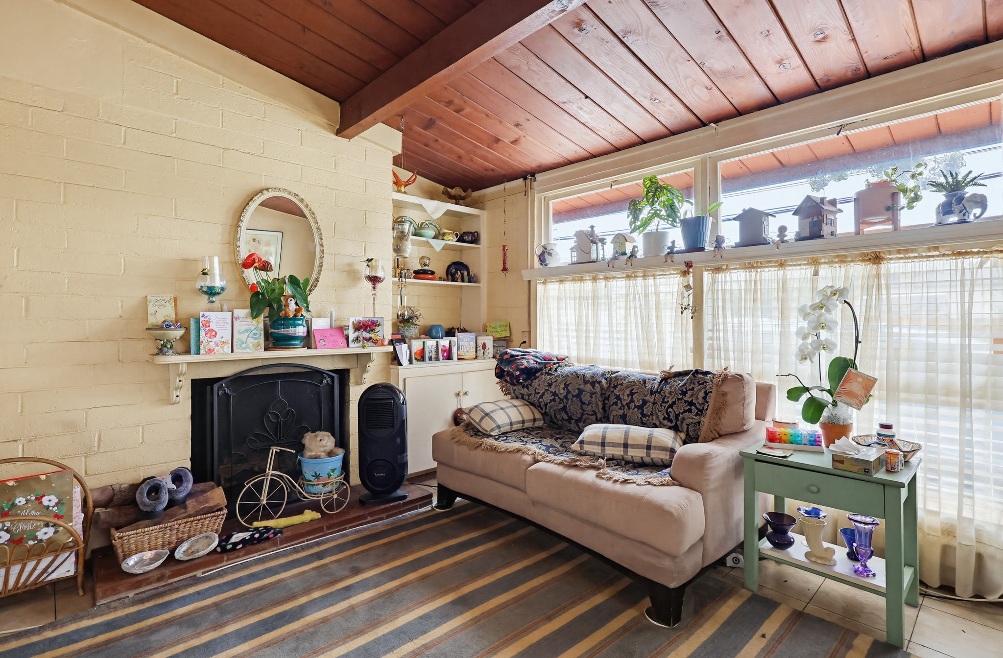 Virtual tour photo 8 of 66 for 2125-27 Ebers St