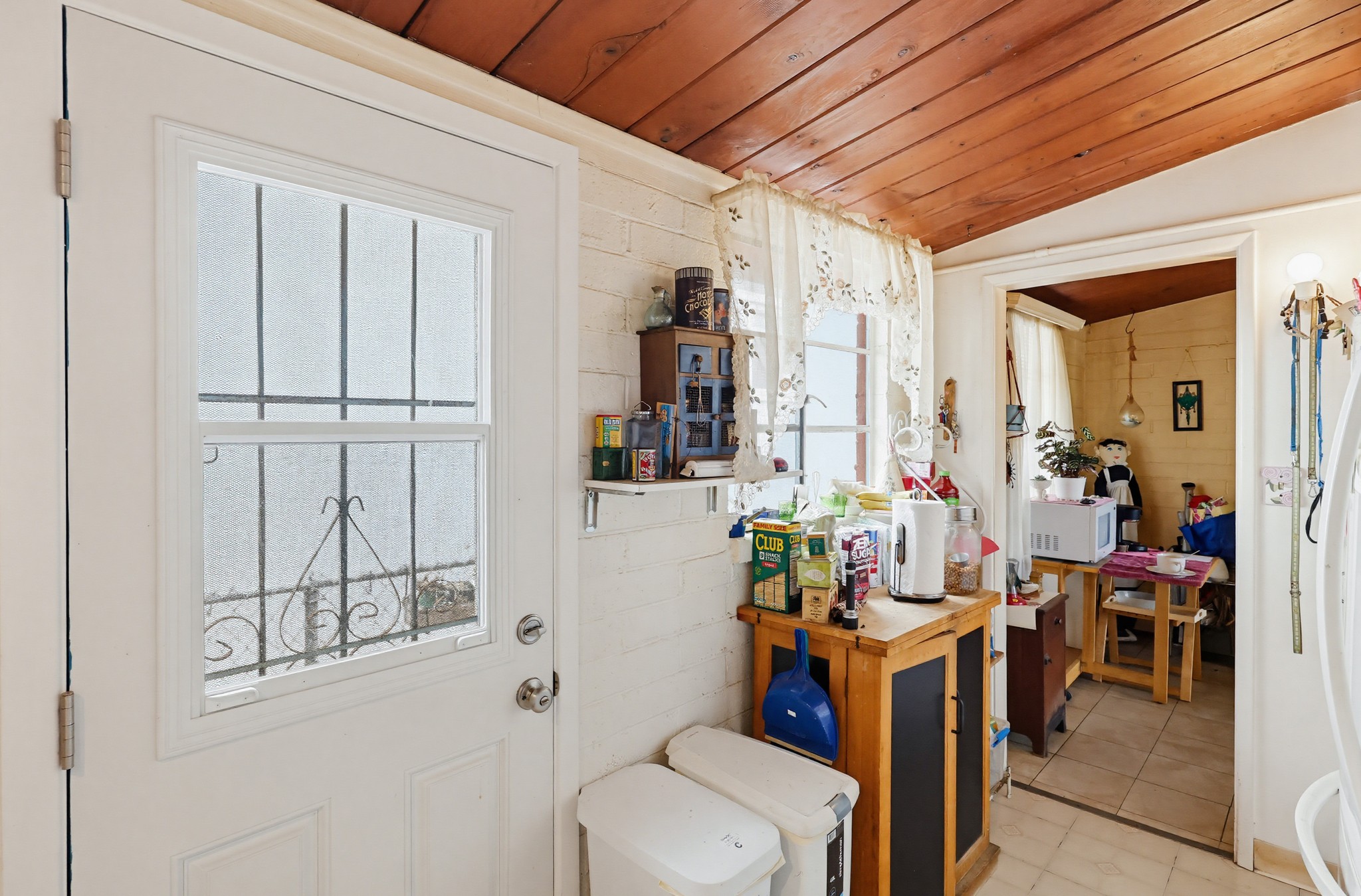 Virtual tour photo 15 of 66 for 2125-27 Ebers St