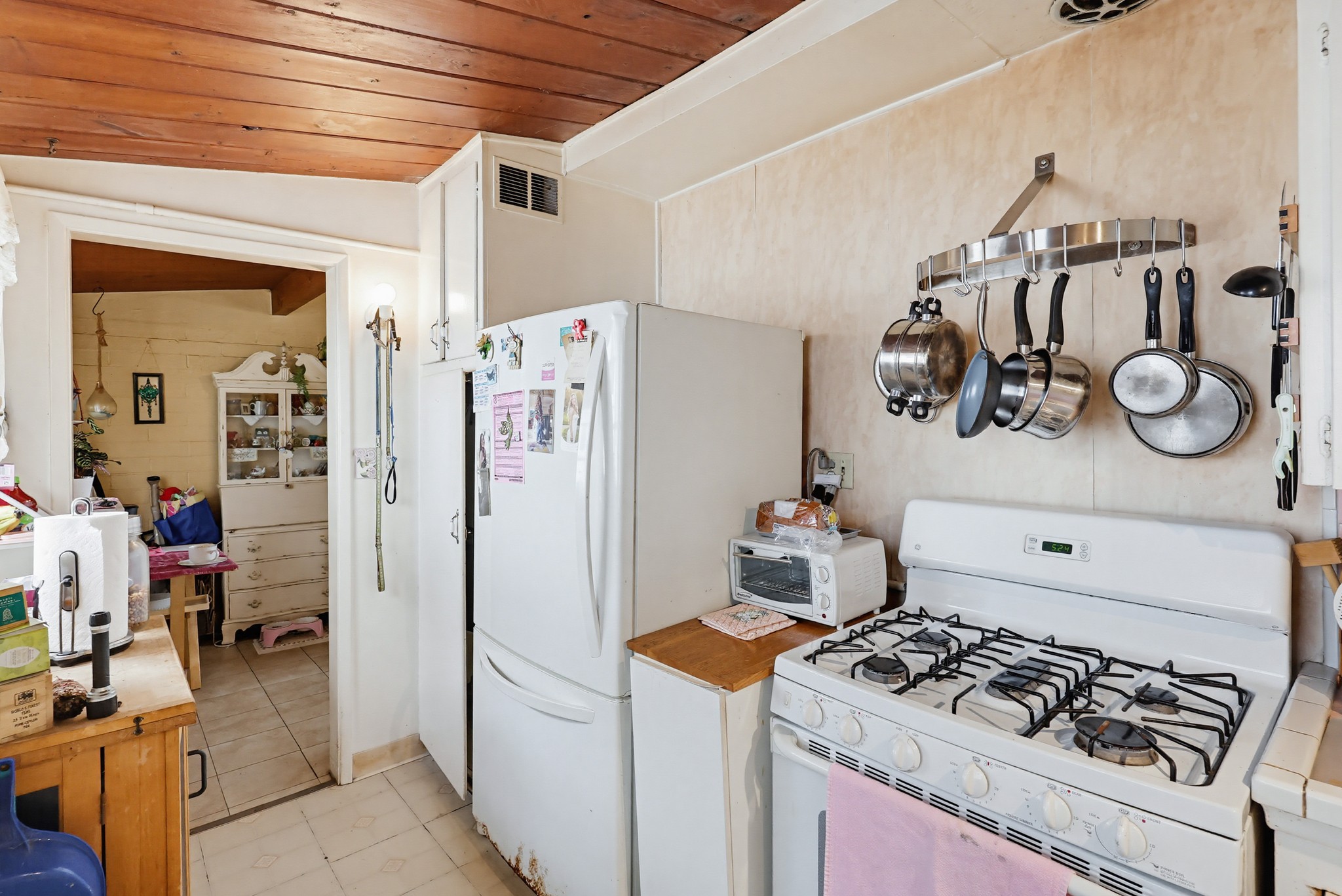 Virtual tour photo 16 of 66 for 2125-27 Ebers St