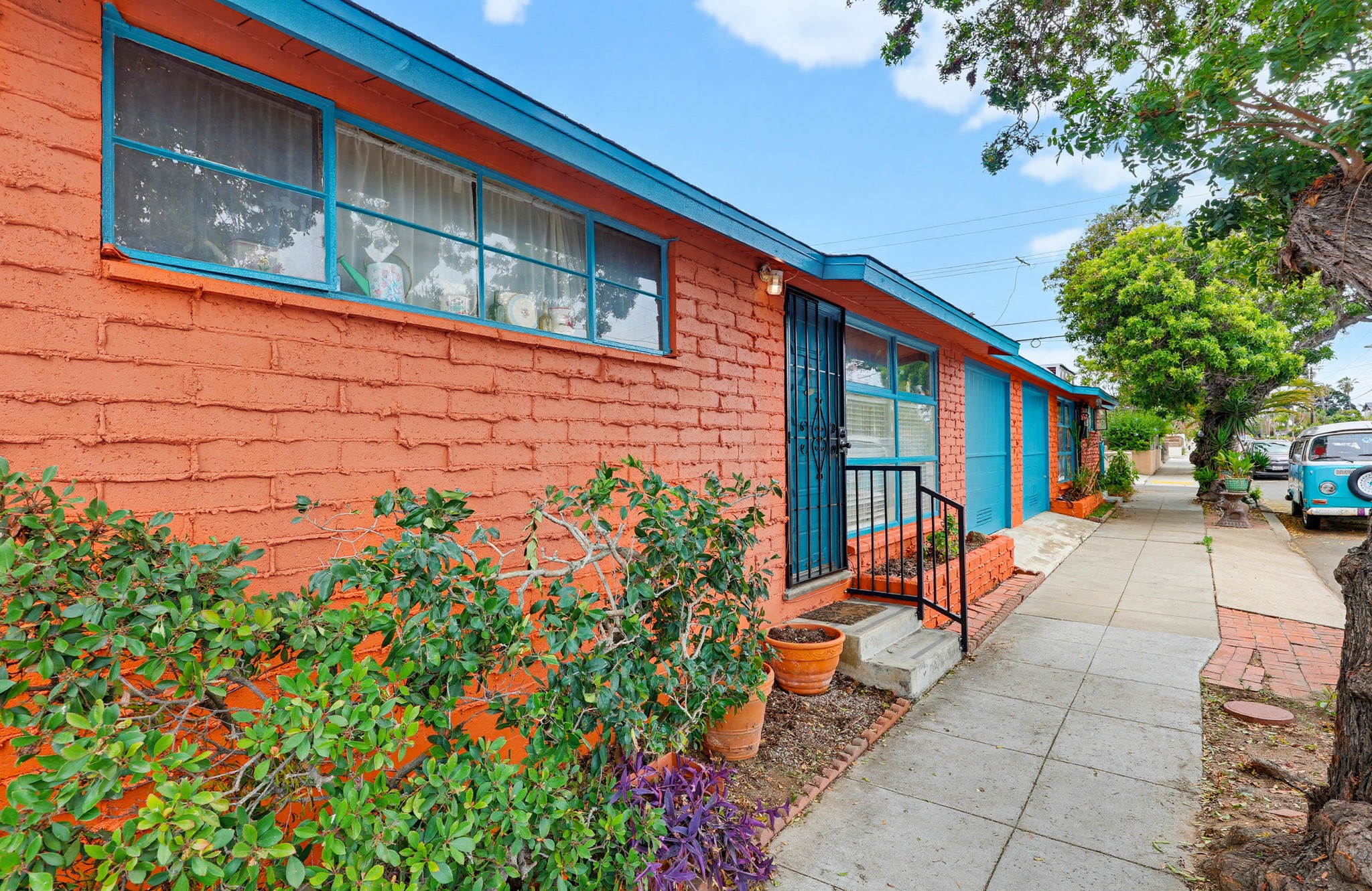 Virtual tour photo 29 of 66 for 2125-27 Ebers St