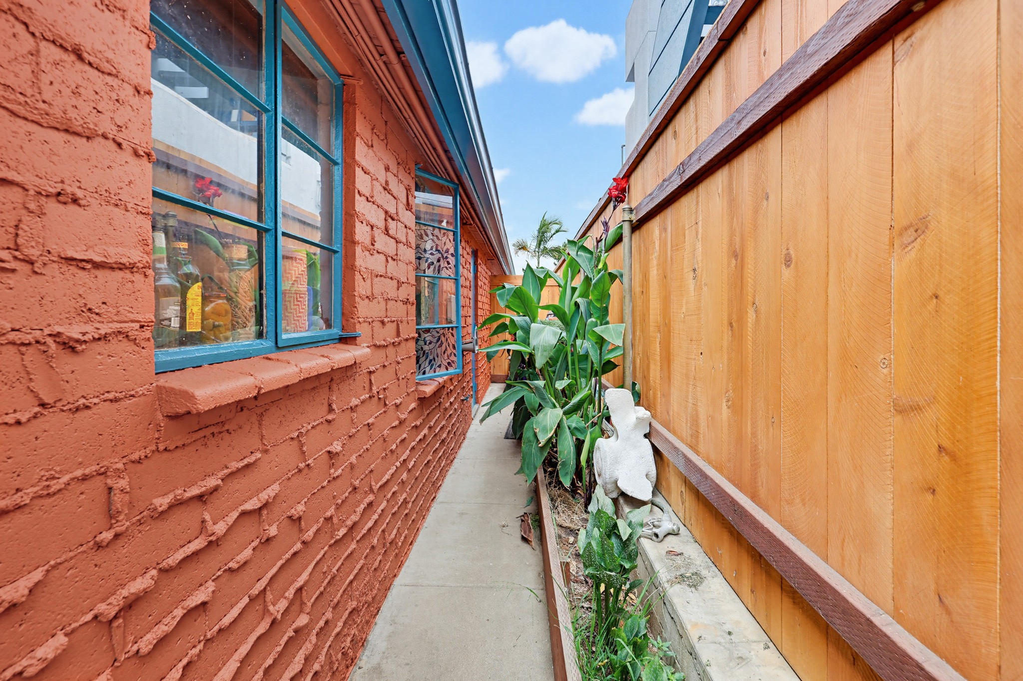 Virtual tour photo 50 of 66 for 2125-27 Ebers St