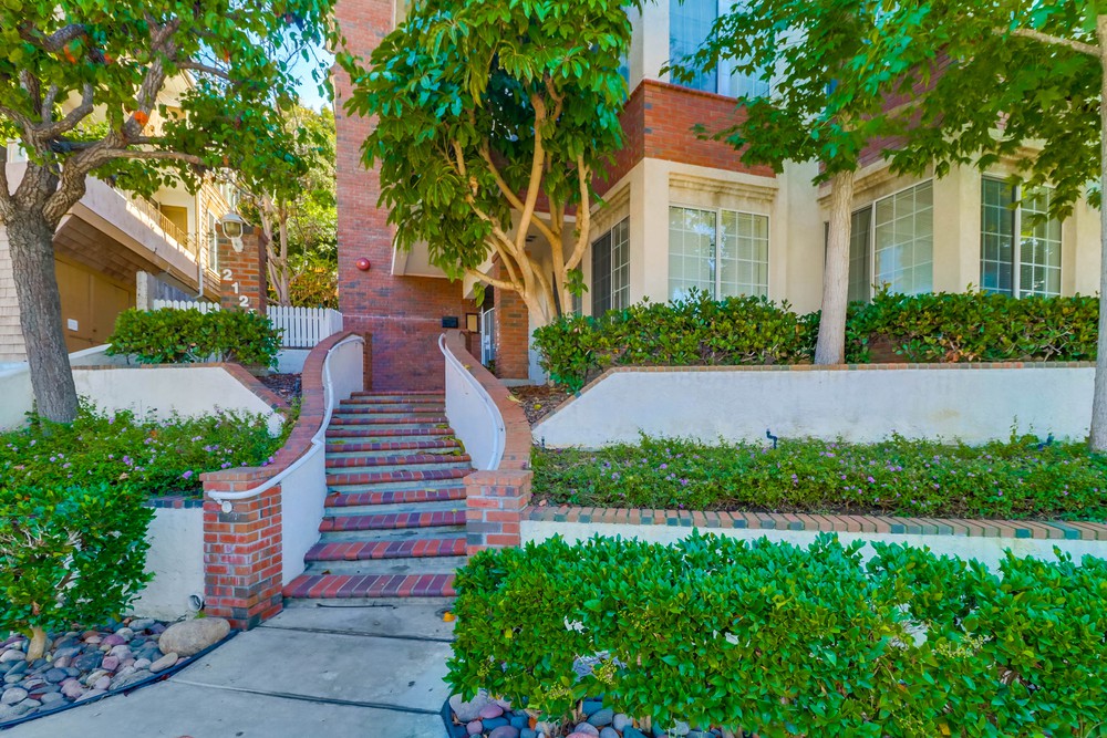 Virtual tour photo 4 of 35 for 2125 Chatsworth Blvd UNIT 2