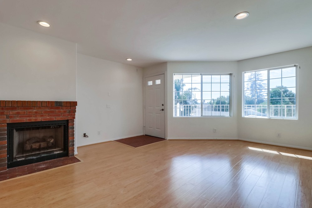 Virtual tour photo 10 of 35 for 2125 Chatsworth Blvd UNIT 2
