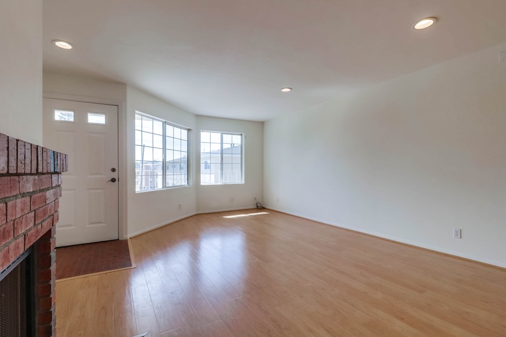 Virtual tour photo 13 of 35 for 2125 Chatsworth Blvd UNIT 2