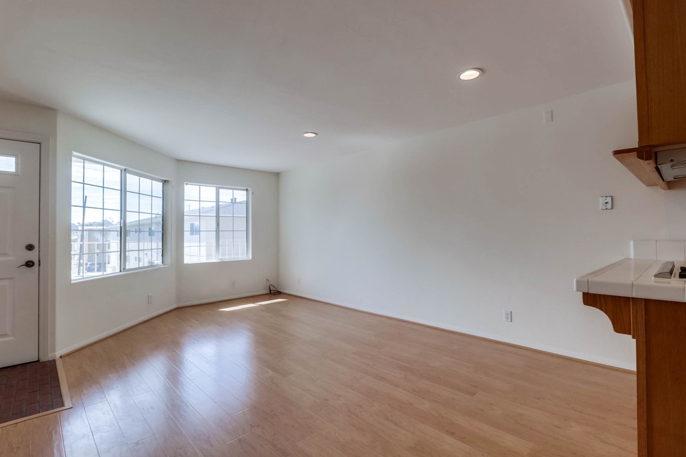 Virtual tour photo 14 of 35 for 2125 Chatsworth Blvd UNIT 2
