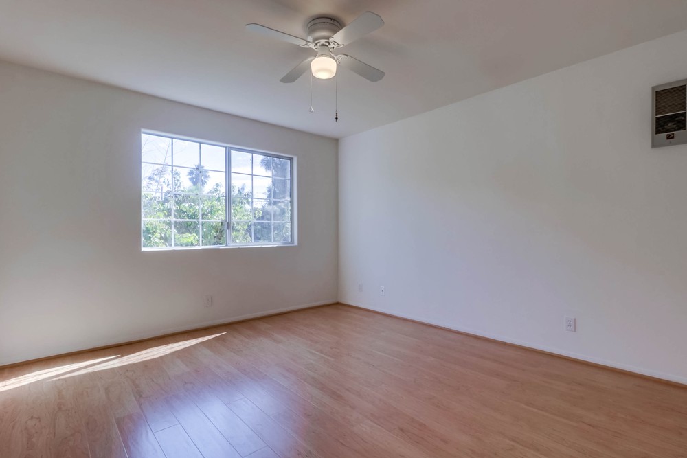 Virtual tour photo 28 of 35 for 2125 Chatsworth Blvd UNIT 2