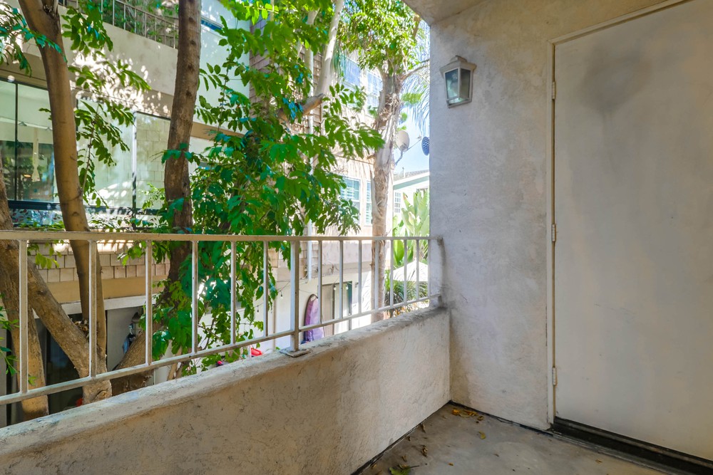 Virtual tour photo 34 of 35 for 2125 Chatsworth Blvd UNIT 2