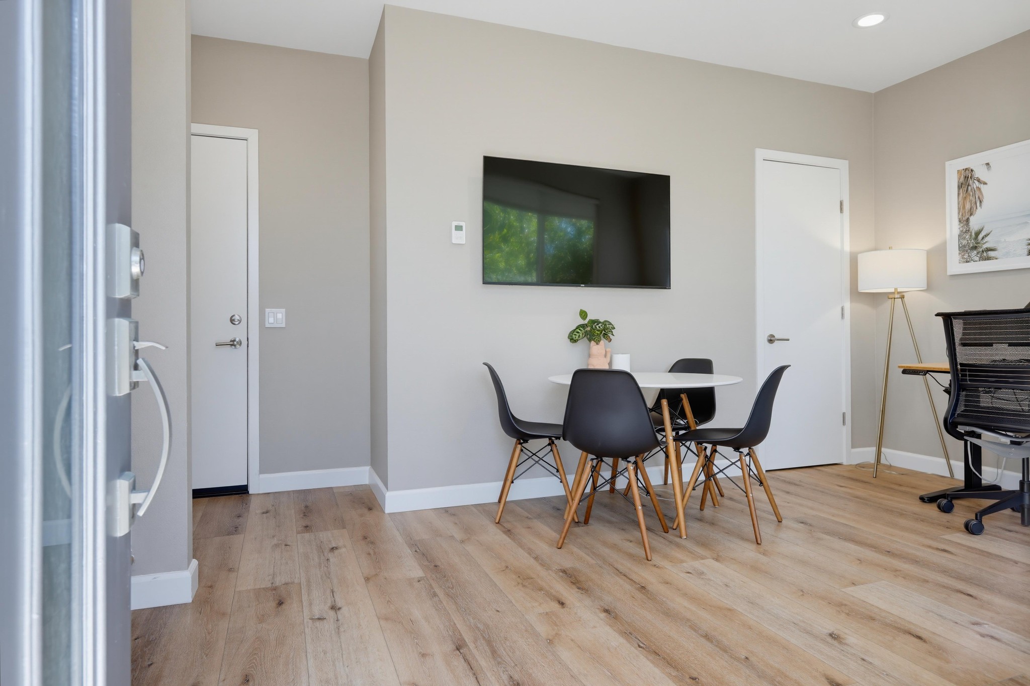 Virtual tour photo 9 of 82 for 2125 Evans Wy