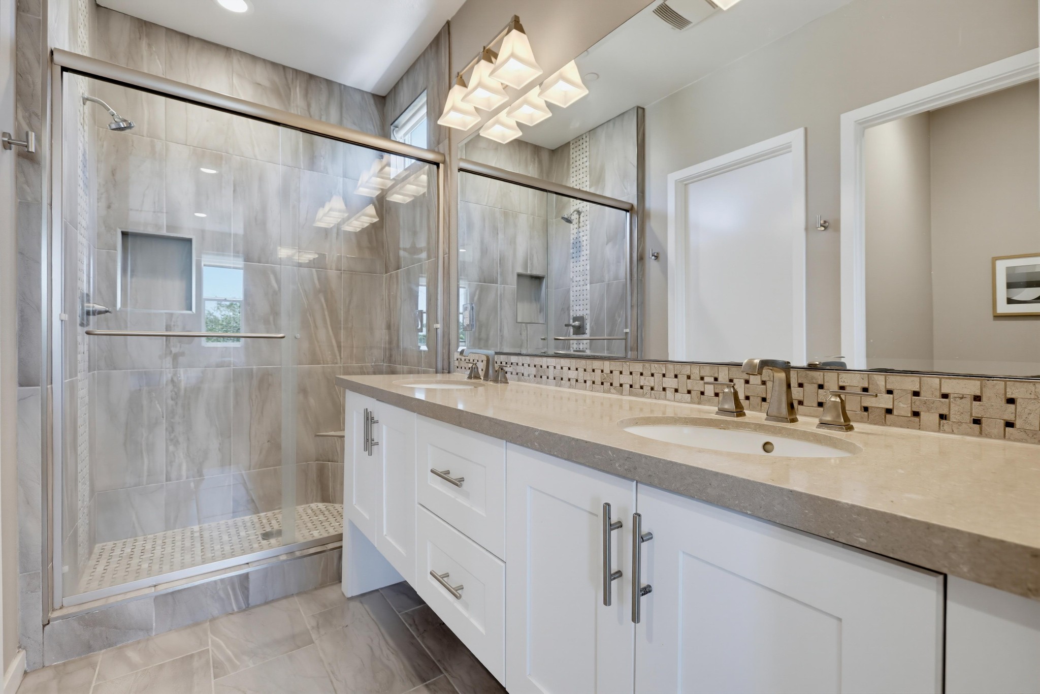 Virtual tour photo 51 of 82 for 2125 Evans Wy