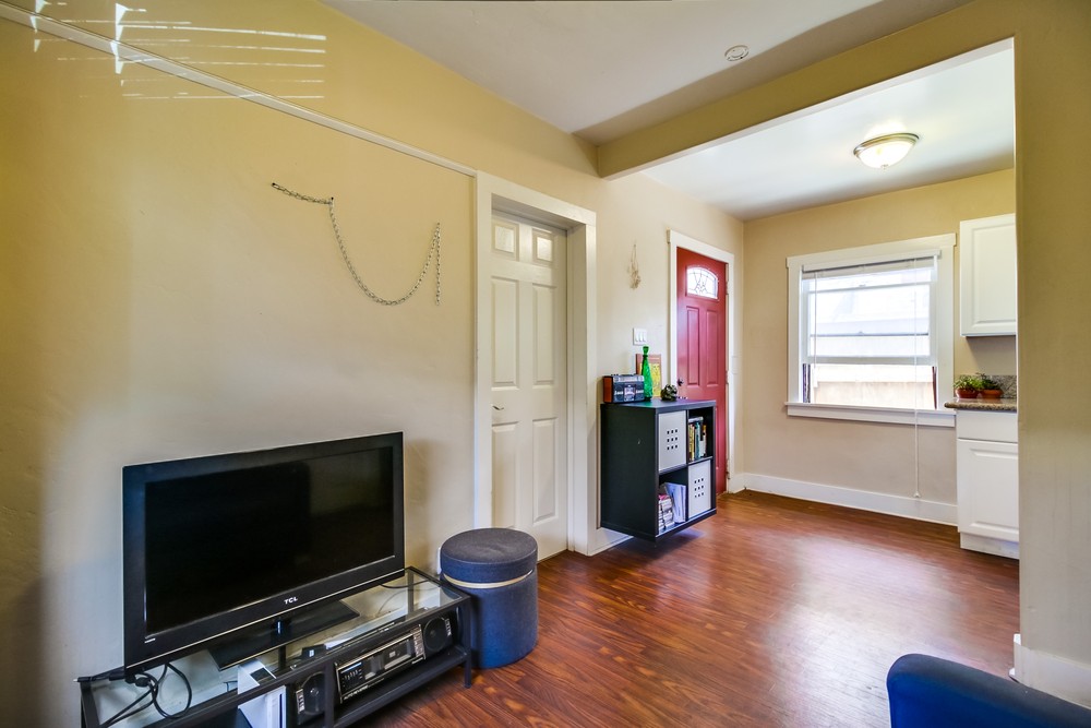 Virtual tour photo 24 of 29 for 2126 National Ave