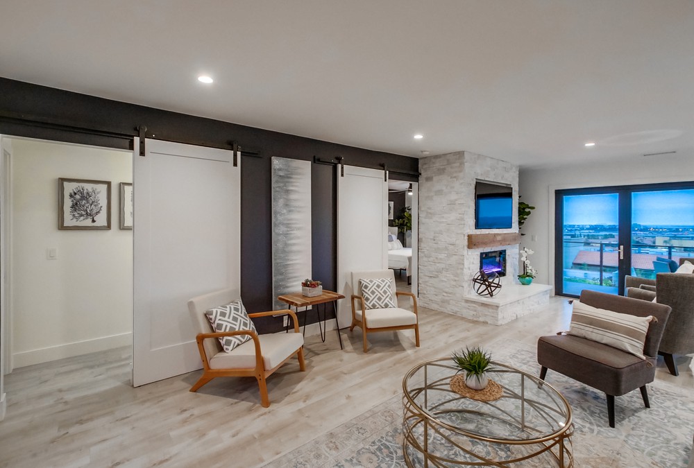 Virtual tour photo 16 of 64 for 2127 W California St