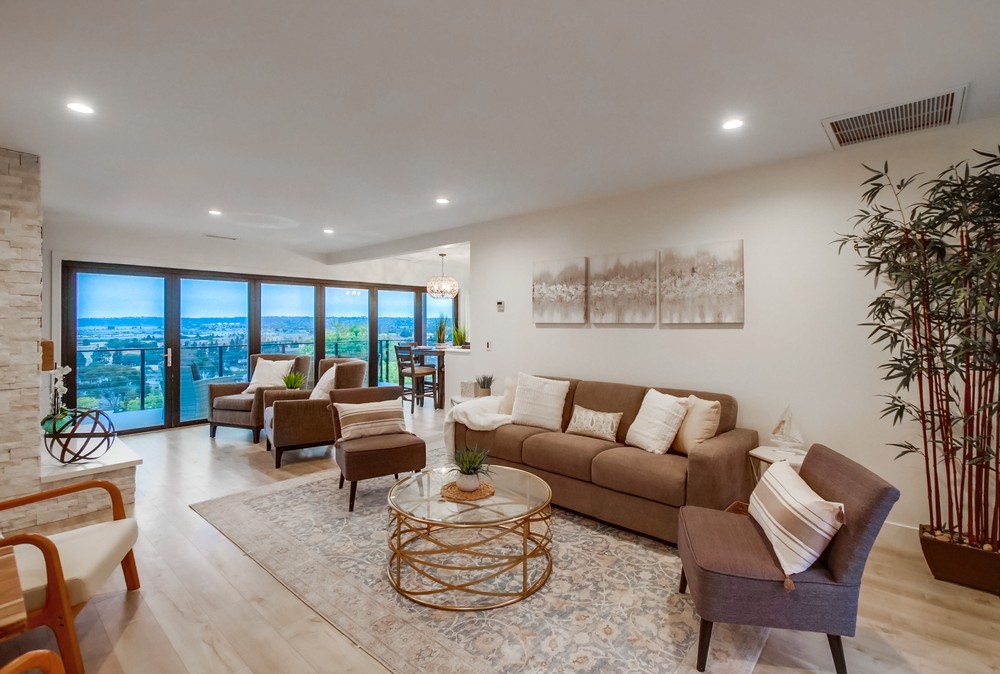 Virtual tour photo 17 of 64 for 2127 W California St