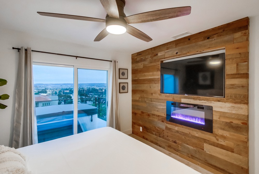 Virtual tour photo 33 of 64 for 2127 W California St