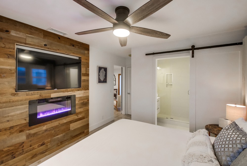 Virtual tour photo 34 of 64 for 2127 W California St