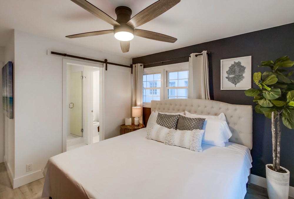 Virtual tour photo 35 of 64 for 2127 W California St