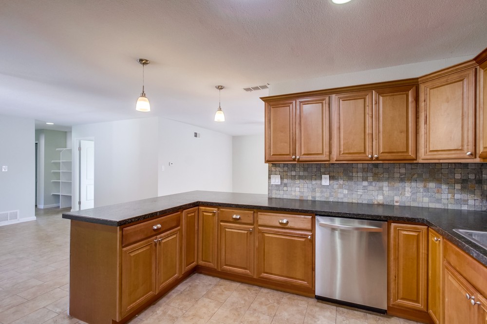 Virtual tour photo 13 of 36 for 2128 Hanford Dr