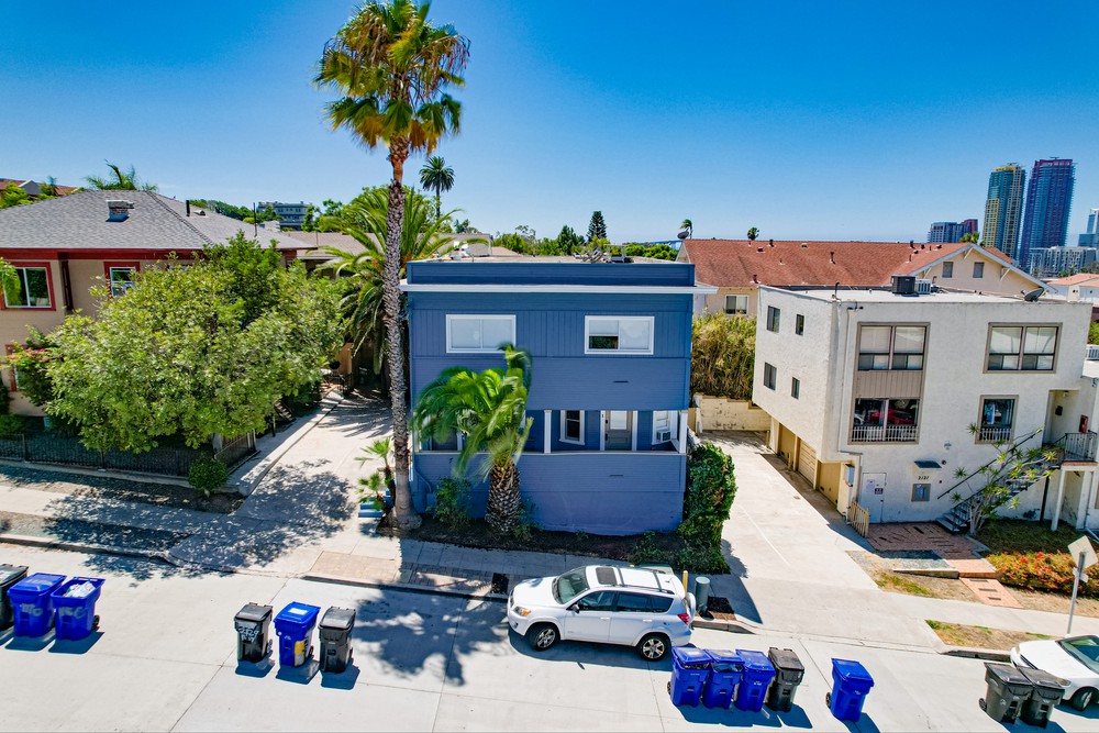 Virtual tour photo 1 of 31 for 2129 B St