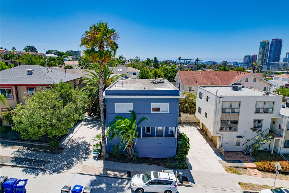 Virtual tour photo 3 of 31 for 2129 B St
