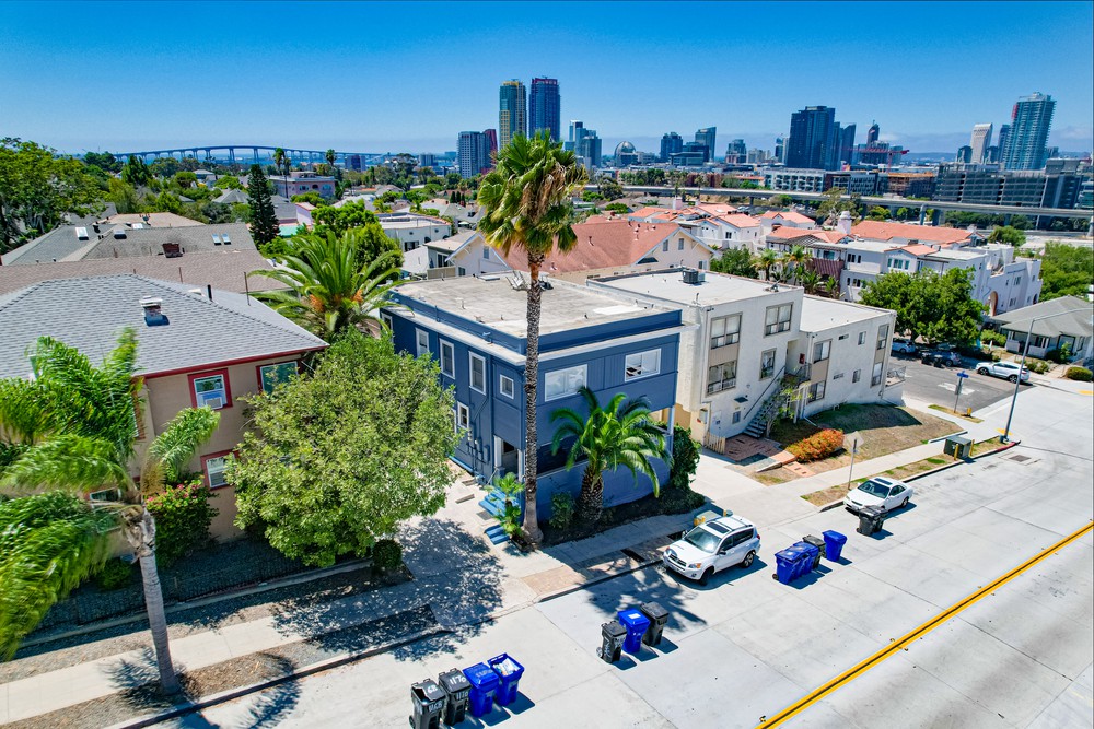 Virtual tour photo 4 of 31 for 2129 B St