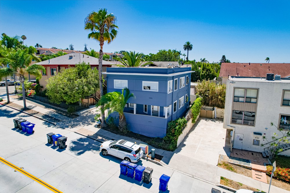 Virtual tour photo 7 of 31 for 2129 B St
