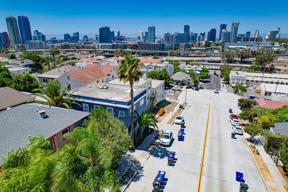 Virtual tour photo 9 of 31 for 2129 B St