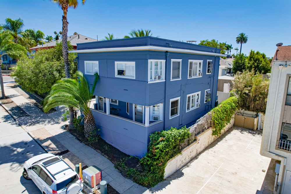 Virtual tour photo 14 of 31 for 2129 B St