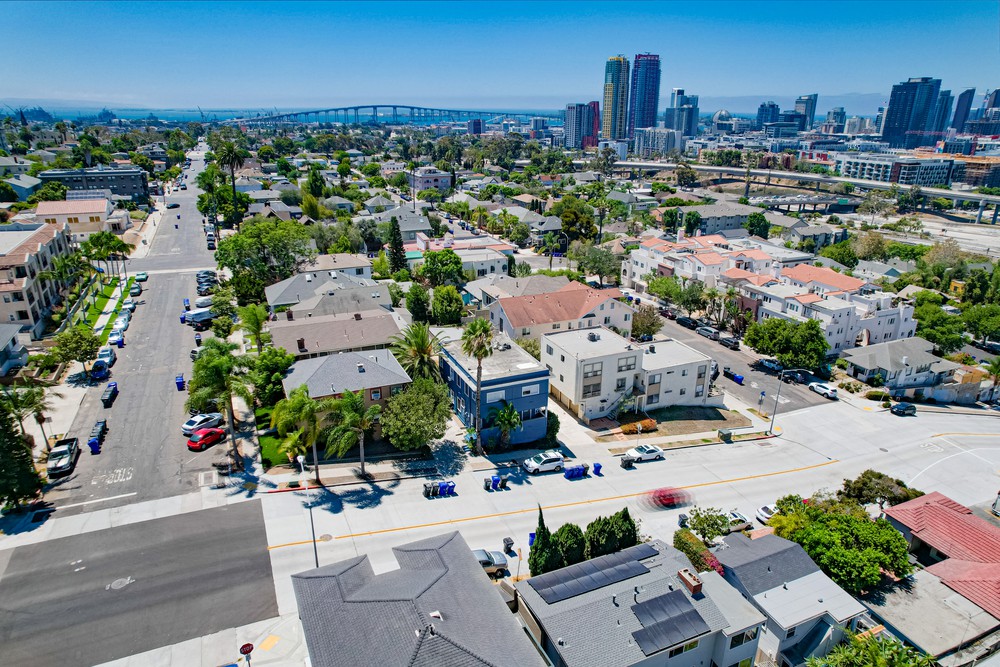 Virtual tour photo 18 of 31 for 2129 B St