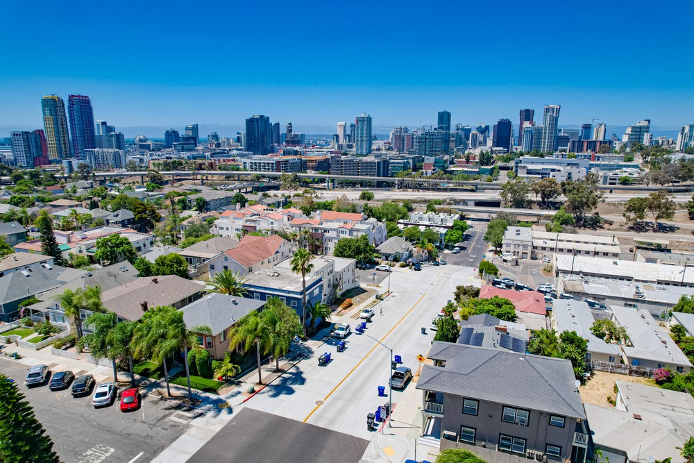 Virtual tour photo 19 of 31 for 2129 B St