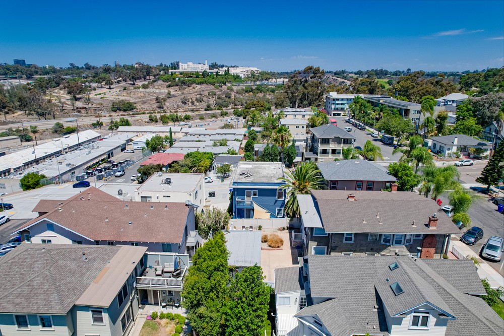 Virtual tour photo 27 of 31 for 2129 B St
