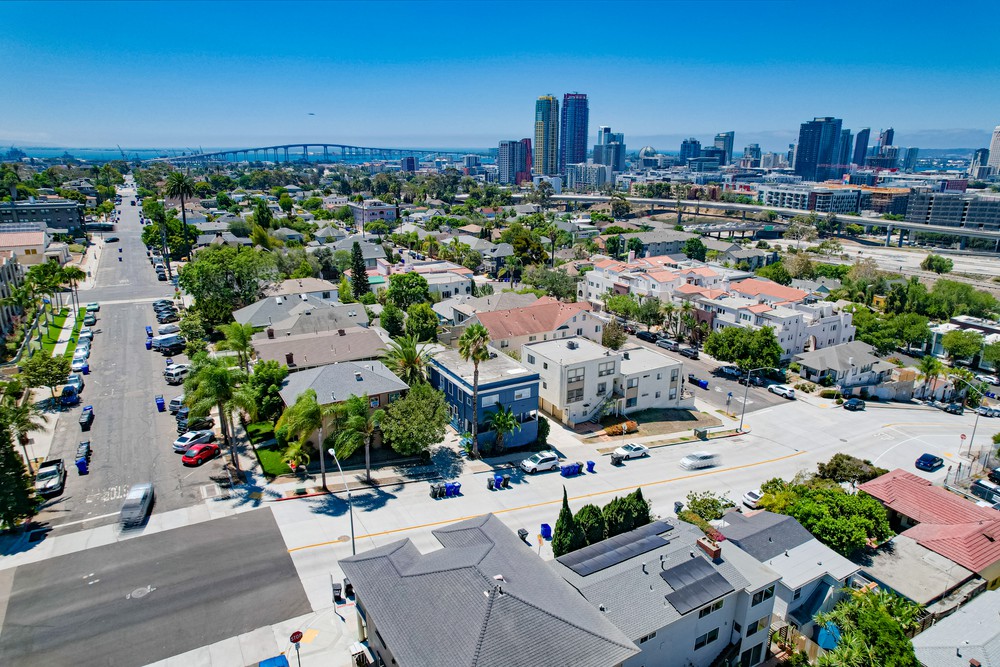 Virtual tour photo 28 of 31 for 2129 B St