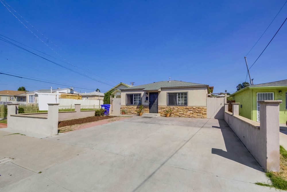 Virtual tour photo 1 of 32 for 213 S 33rd St