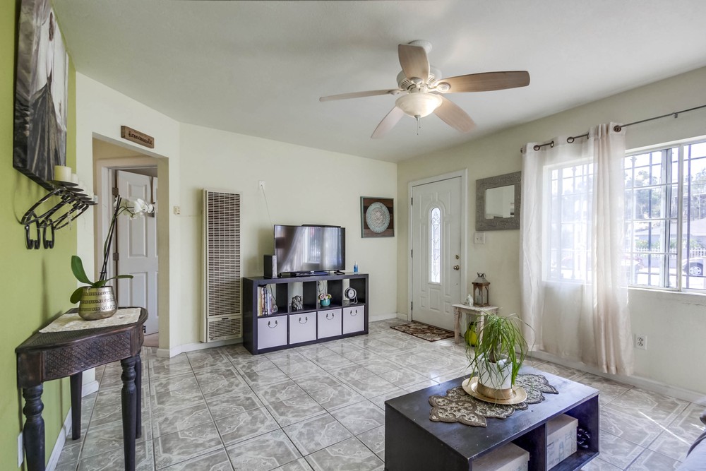 Virtual tour photo 9 of 32 for 213 S 33rd St