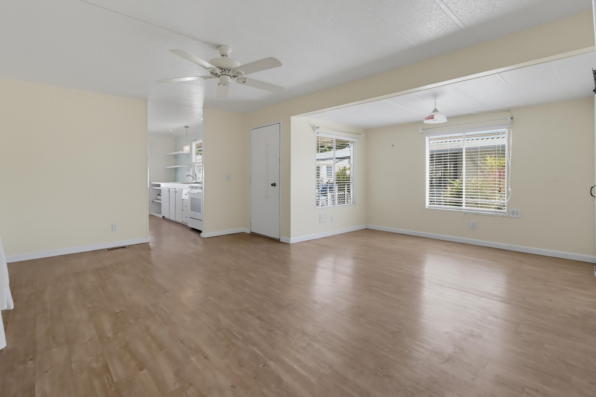 Virtual tour photo 9 of 39 for 2130 Sunset Dr