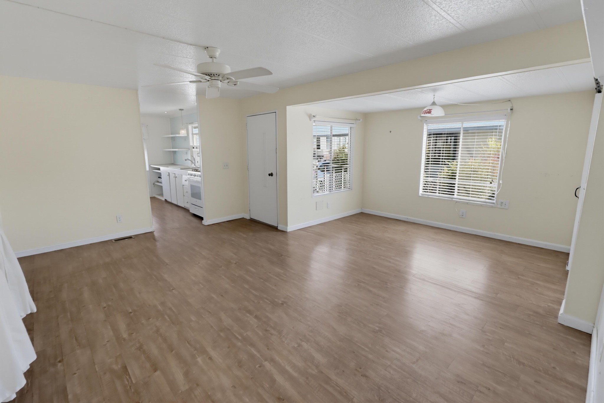 Virtual tour photo 10 of 39 for 2130 Sunset Dr