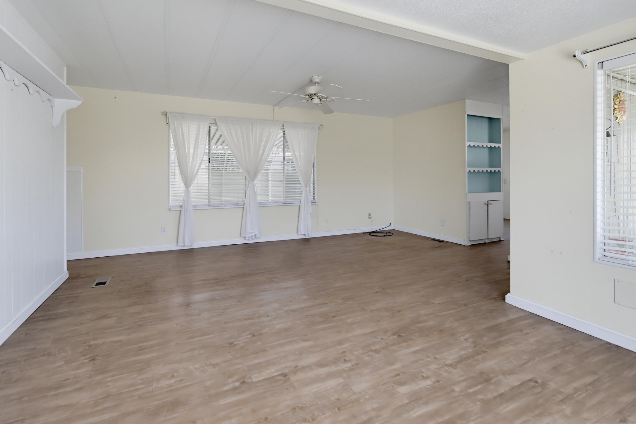 Virtual tour photo 11 of 39 for 2130 Sunset Dr