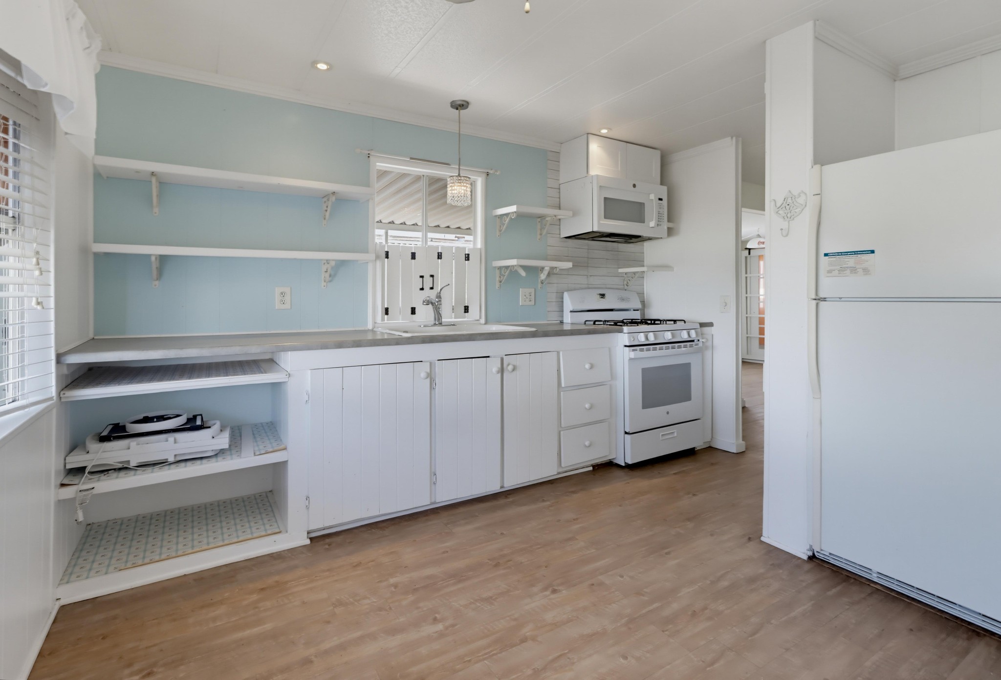 Virtual tour photo 15 of 39 for 2130 Sunset Dr
