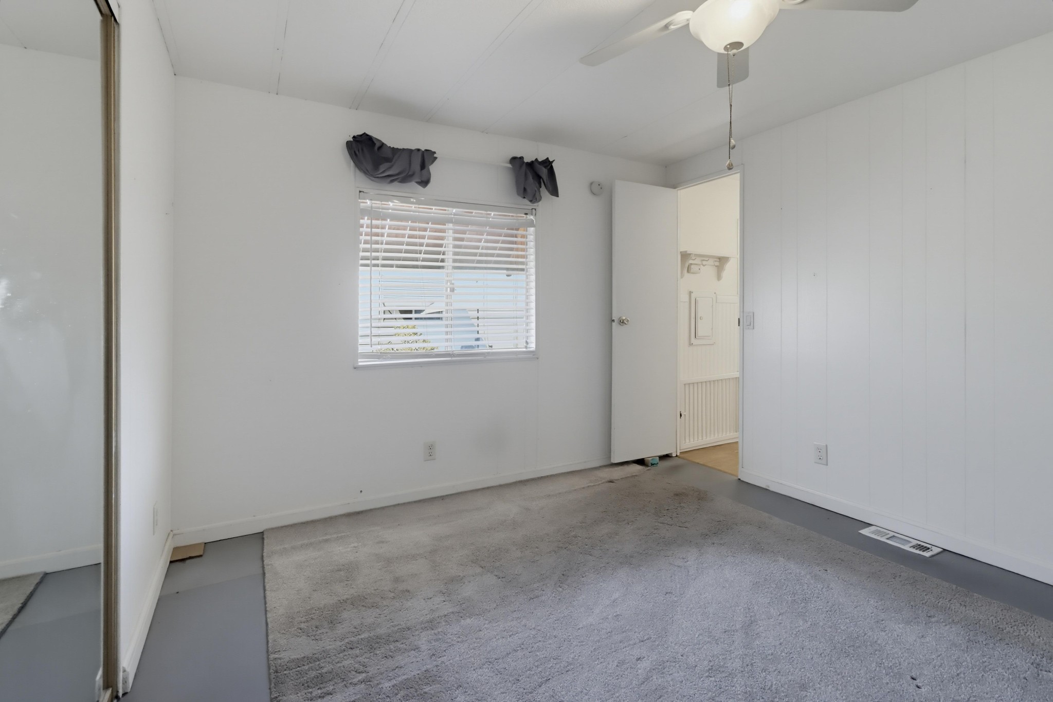 Virtual tour photo 25 of 39 for 2130 Sunset Dr