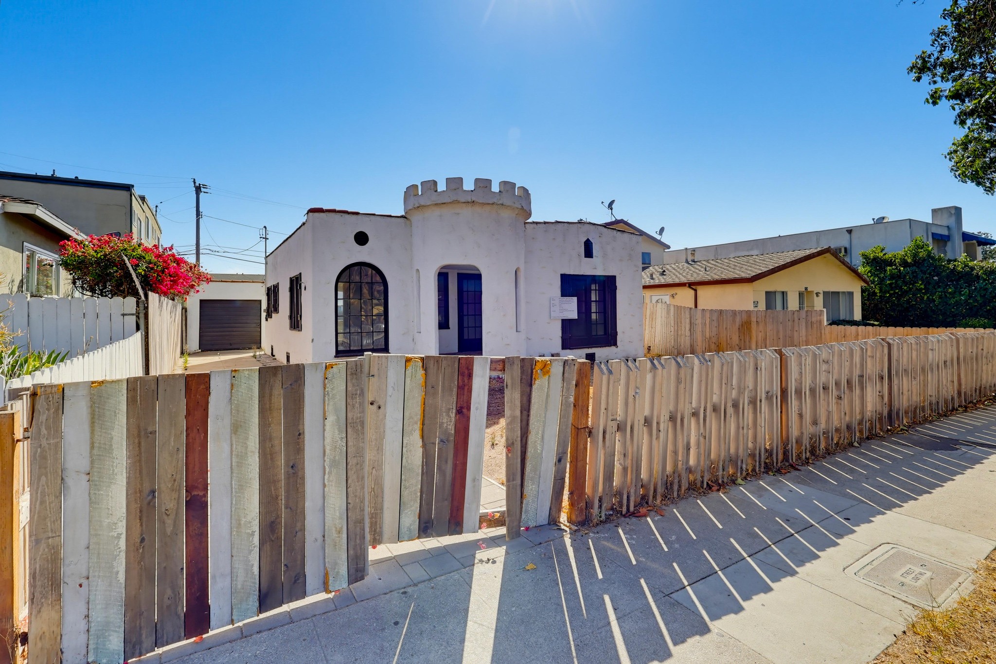 Virtual tour photo 1 of 31 for 2134 Stewart St