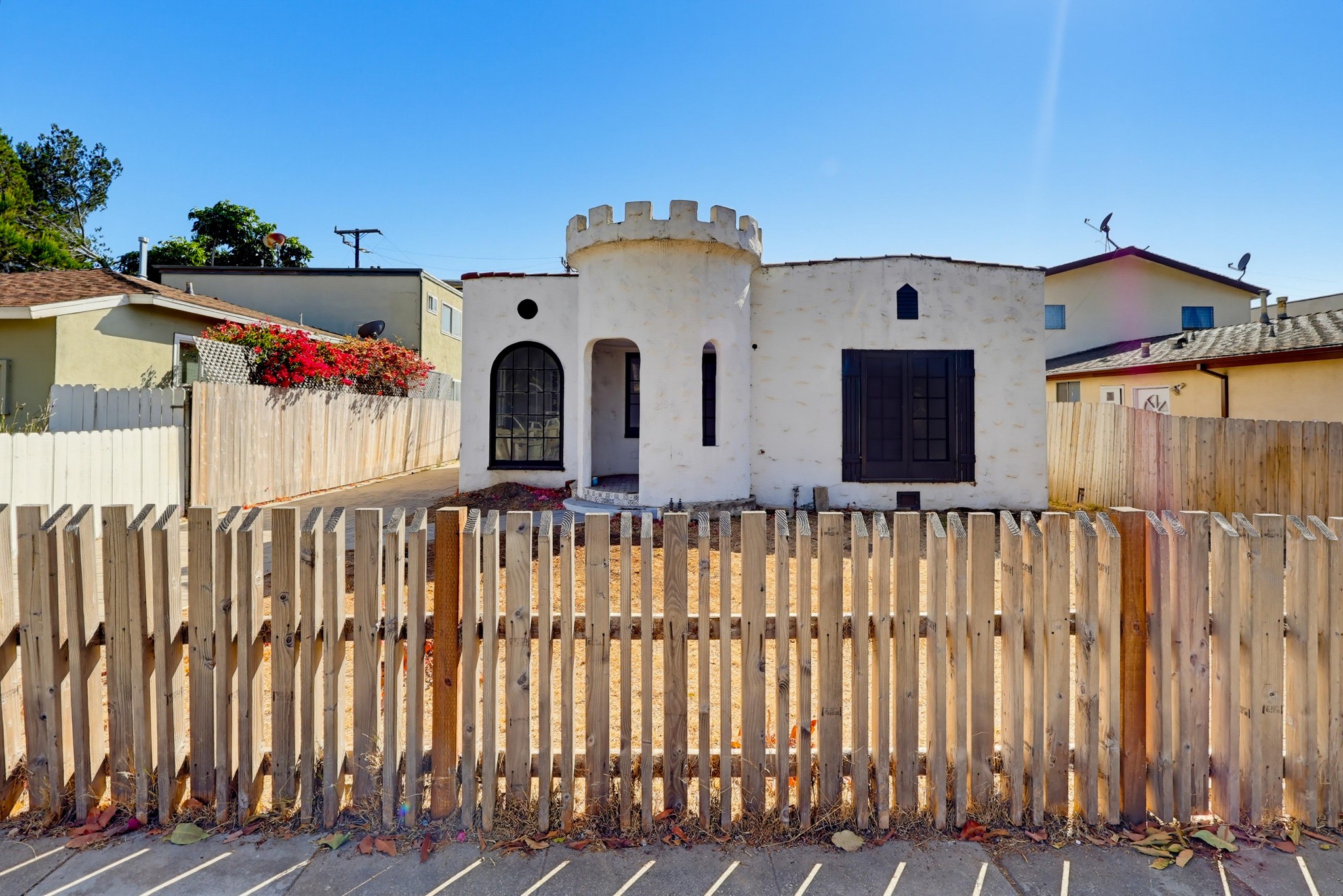Virtual tour photo 3 of 31 for 2134 Stewart St