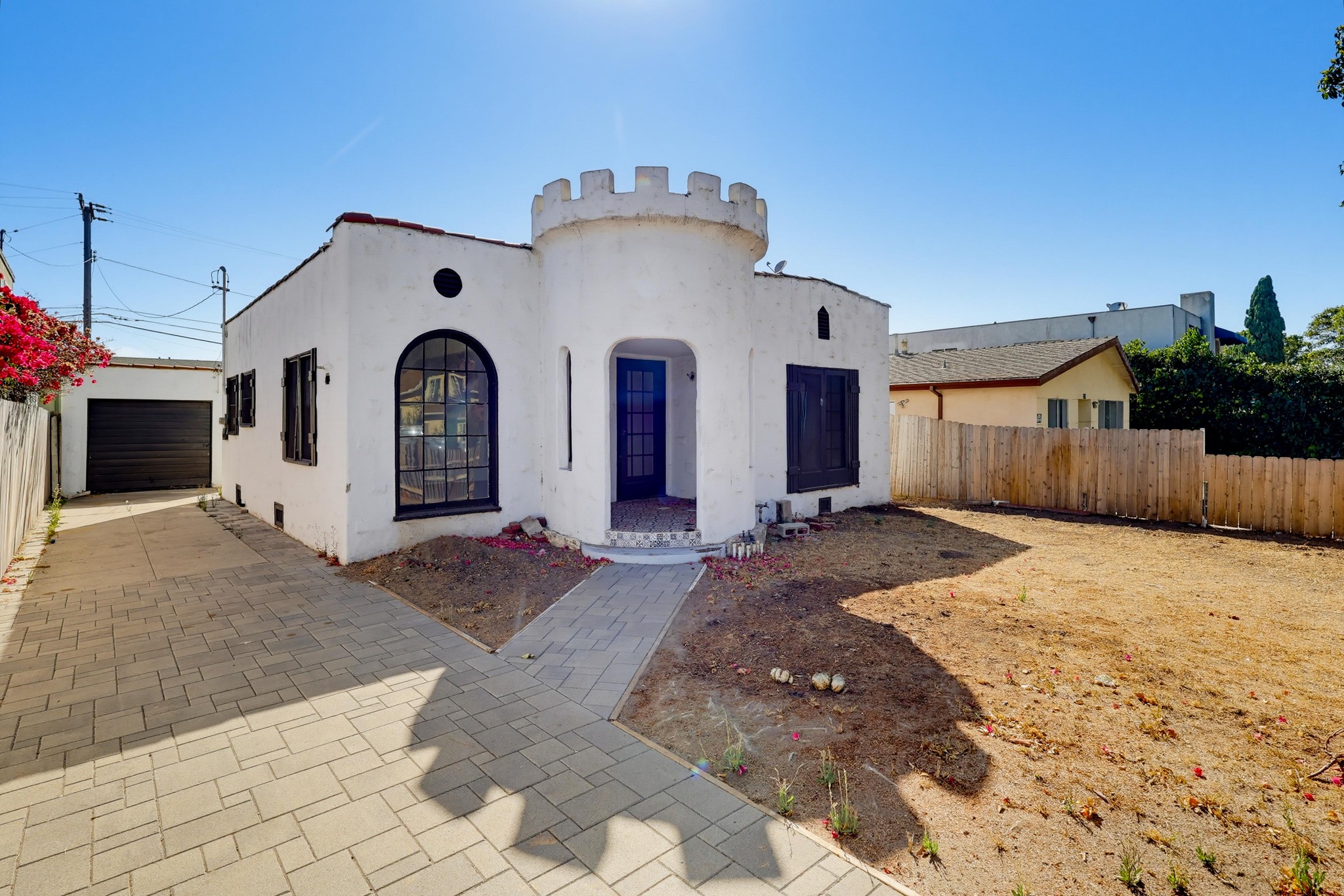 Virtual tour photo 5 of 31 for 2134 Stewart St
